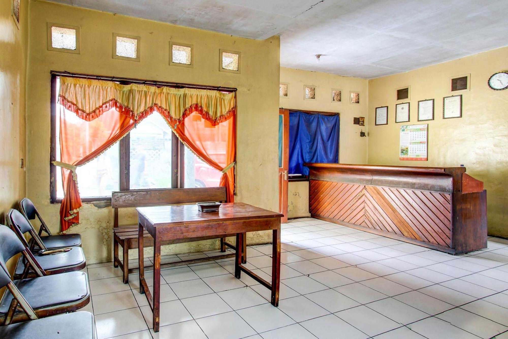 Spot On 92336 Hotel Sukowati Solo Exterior foto